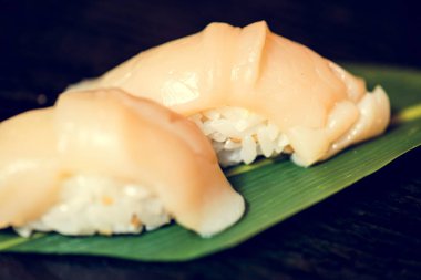 Suşi Japon yemekleri sağlıklı hotate