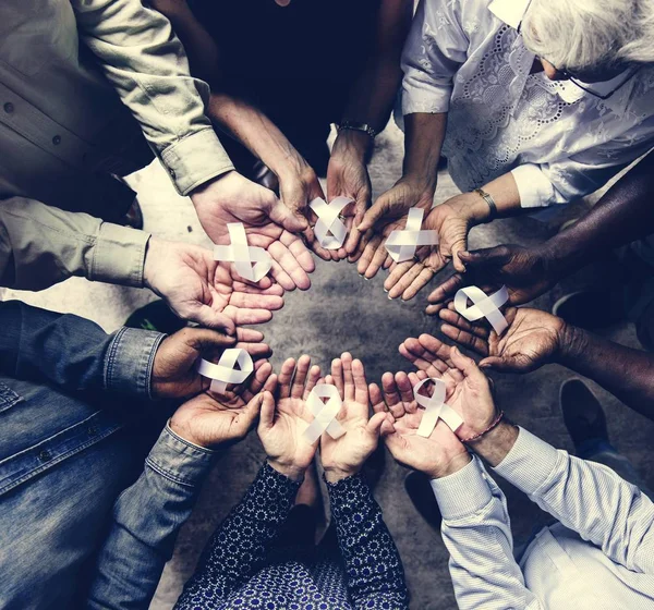 Antiviolence에 손바닥에 리본의 — 스톡 사진