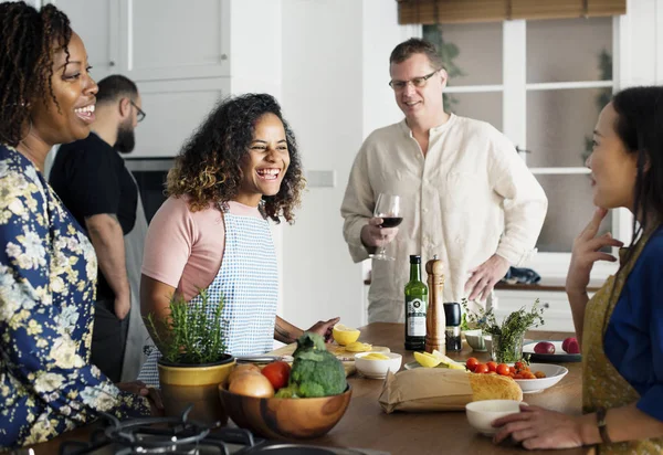 Diverse Persone Che Uniscono Classe Cucina — Foto Stock