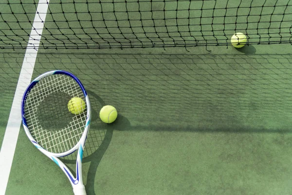 Tenis Kortunda Tenis Topları — Stok fotoğraf