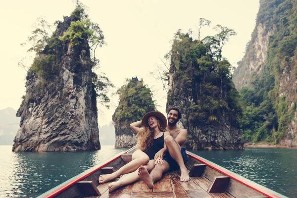 Casal Barco Lago Tranquilo — Fotografia de Stock