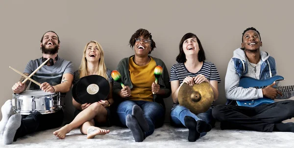 Diverse Mensen Met Muziekinstrumenten — Stockfoto