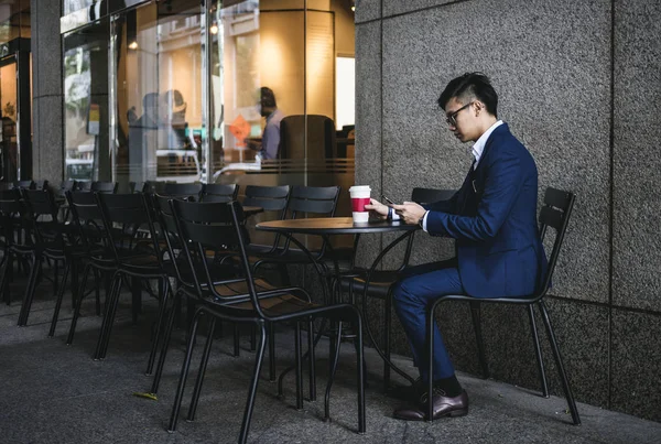 Азіатський Бізнесмен Кафе — стокове фото