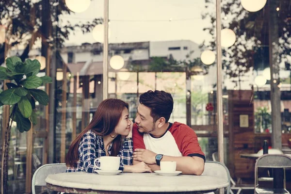 Precioso Asiático Pareja Teniendo Café —  Fotos de Stock