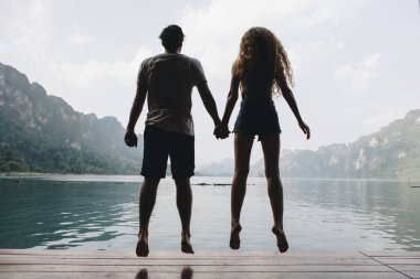 sevinç yakın göl atlama çift 