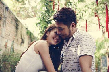 güzel çift birlikte iyi vakit geçiriyor