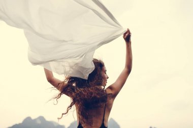 Vahşi ve özgür rüzgar gibi