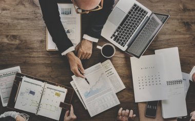 İş veri analizi grafik havadan görünümü