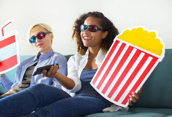 Young Women Watching Three Dimensional Movie — Stock Photo, Image