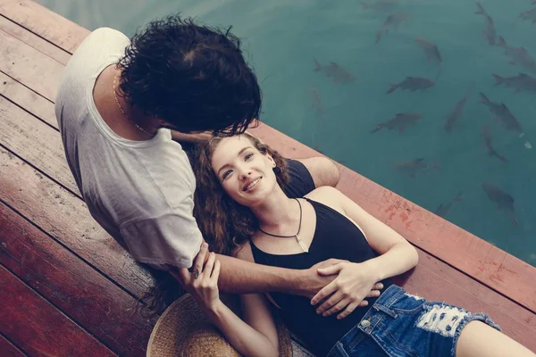 Woman Relaxing Her Boyfriends Lap — Stock Photo, Image