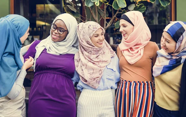 Group Islamic Friends Embracing Smiling Together — Stock Photo, Image