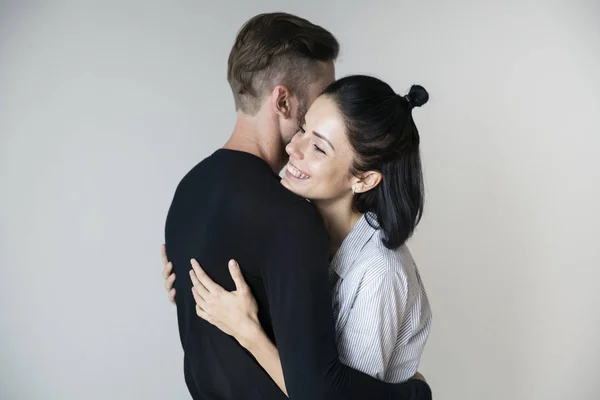 Casal Mudança Para Casa Nova — Fotografia de Stock