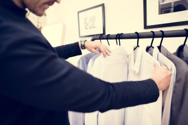 Müşteriler için giyim alışveriş