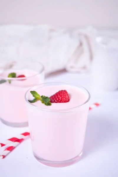 Two Portions Natural Homemade Yogurt Glass Jar Fresh Raspberry Breakfast — Stock Photo, Image