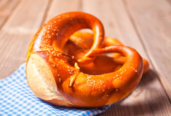 Sal Caseiro Recém Assado Pretzel Bávaro Padaria Alemã Fechar — Fotografia de Stock