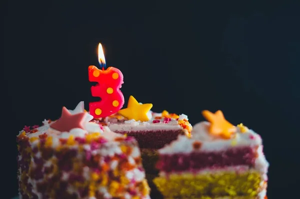 Bolo Aniversário Com Uma Vela — Fotografia de Stock