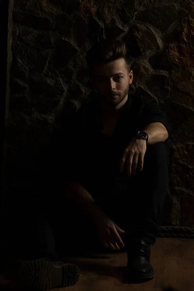Beyaz adam modeli.