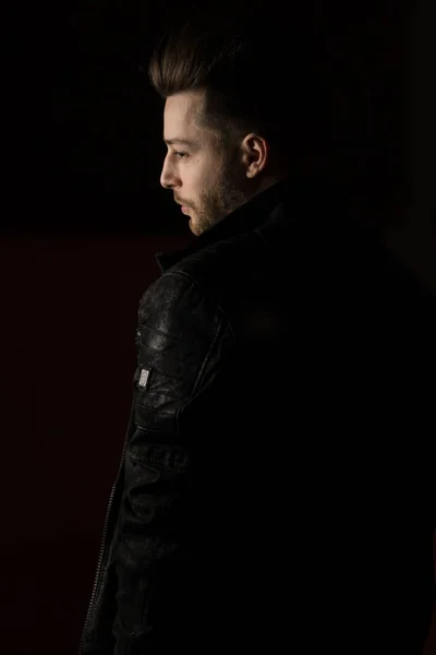 Beyaz adam modeli.