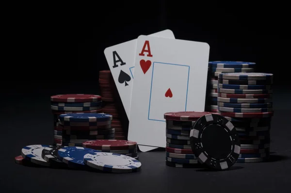 Poker Fişleri Kartları Sanayi Kumar Için Yüksek Çözünürlüklü Görüntü — Stok fotoğraf