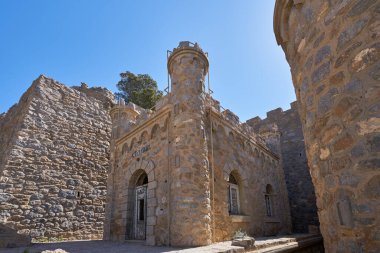 Murcia, İspanya, 22 Haziran 2019: Mazarron Körfezi 'ndeki bir kaleye ait kule