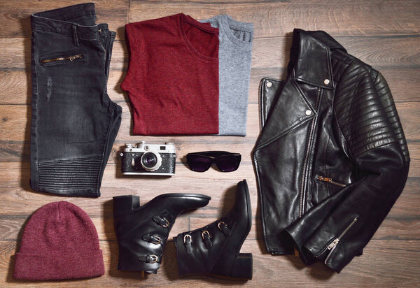 Топ-вид модной женской одежды
