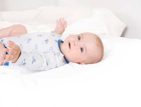 Close Portrait Sweet Newborn Infant Lying Quietly White Bed Serious — Stock Fotó