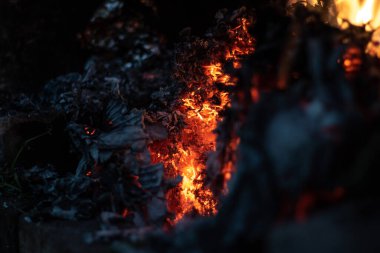 Yandıktan sonra külün görüntüsü.