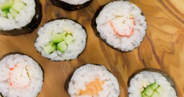 Malzeme çekme Japon maki sushi