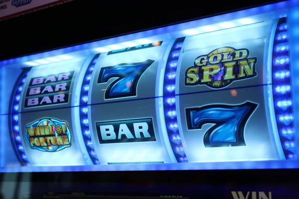 Nassau Μπαχάμες Ηπα Αύγουστος 2019 Δημοφιλή Wheel Fortune Casino Κουλοχέρηδες — Φωτογραφία Αρχείου