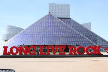 Cleveland, Ohio 17 Mayıs 2020 Rock and Roll Hall of Fame (RRRHOF) Cleveland şehir merkezinde bulunan bir müzik sanatçısı müzesidir..