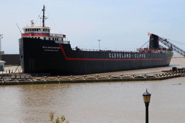 Cleveland, Ohio 17 Mayıs 2020 Buharlı Gemi William G. Mather şu anda Cleveland, Ohio 'da halka açık bir müze gemisi olarak restore edilmiş bir Büyük Göller yük gemisi..