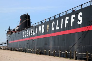 Cleveland, Ohio 17 Mayıs 2020 Buharlı Gemi William G. Mather şu anda Cleveland, Ohio 'da halka açık bir müze gemisi olarak restore edilmiş bir Büyük Göller yük gemisi..