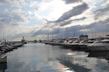 Karadeniz 'de yatlar iskelede