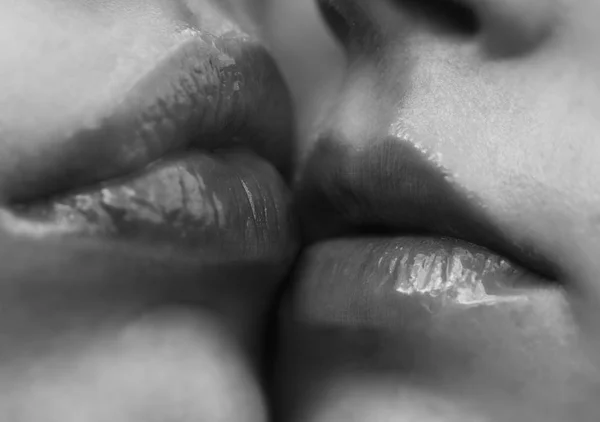 Lesbians black and white. Heterosexual couple together closeup — Stock Photo, Image