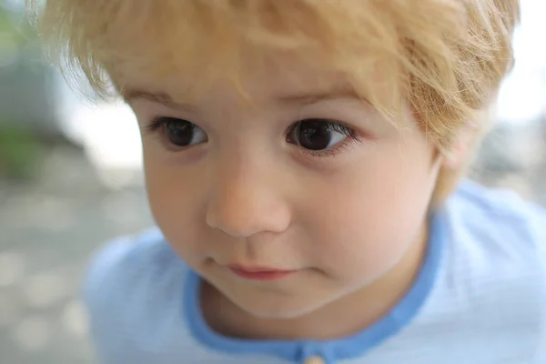 Childrens eyes. Children close-up portrait. Beautiful boy. Preschooler. Boy face. Kids. — Stockfoto