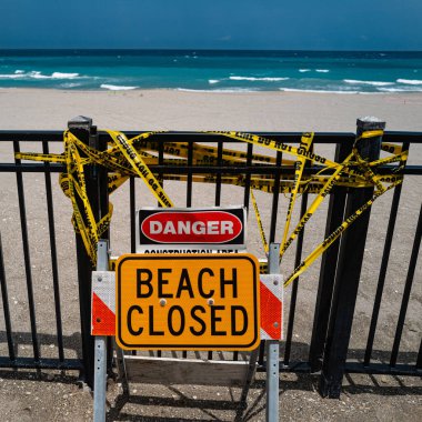 Miami plajı kapandı. 2020 yazında. Covid ve Coronavirus koruması.