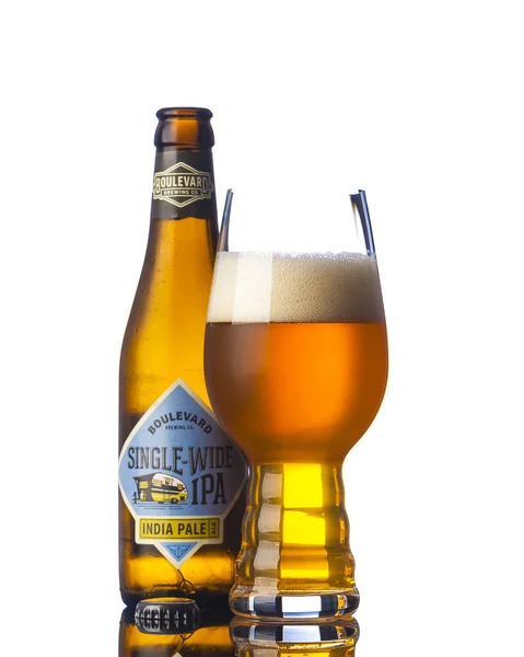 Boulevard Single Wide Beer Bottle Isolated White Background Illustrative Editorial — Stock Photo, Image