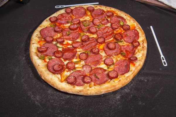 Pizza, cucina italiana, pizzeria — Foto Stock