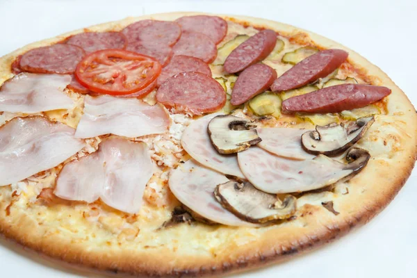 Pizza, sucuklu, salamlı, peynir, hamur, gıda, hızlı, — Stok fotoğraf