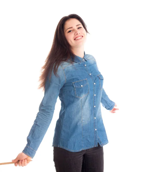 Glad flicka i blå skjorta poserar isolerade — Stockfoto