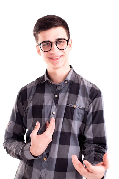 Menino estudante bonito vestindo camisa preta e óculos posando — Fotografia de Stock