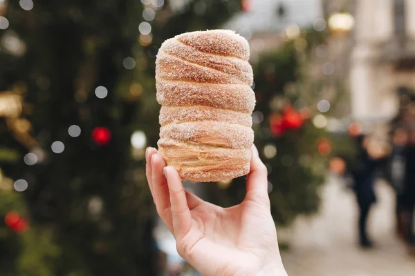 Kızlar el, tatil arka plan Trdelnik