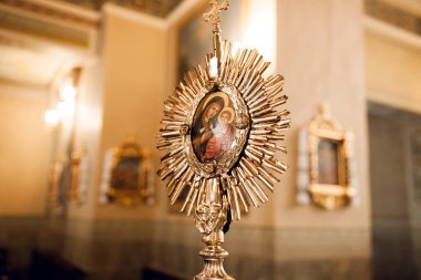 Geleneksel kilise dekorasyon düğün töreni ile candels için 