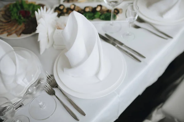 Creative table restaurant cutlery with window light