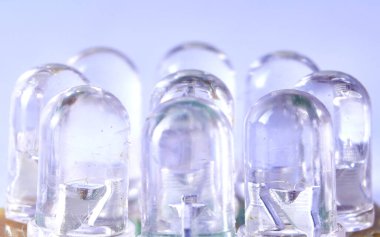 Makroda öncü lambalar