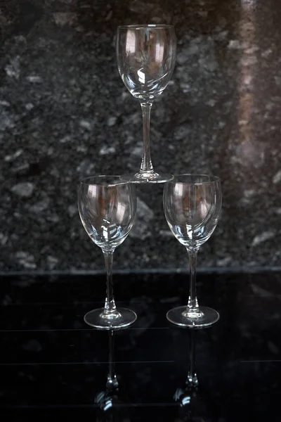Tre Bicchieri Vetro Sfondo Nero — Foto Stock