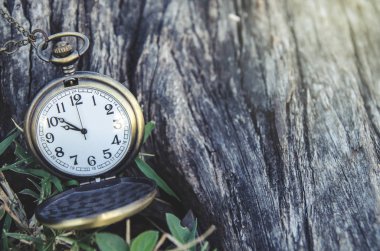 Vintage cep saatini günlük üstünde