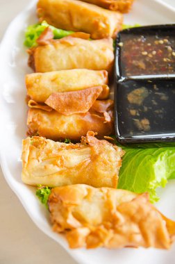 Kızarmış Çin geleneksel bahar rulo gıda