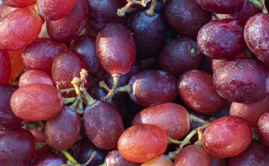 Üzüm ve yemek arkaplanına yakın çekim 