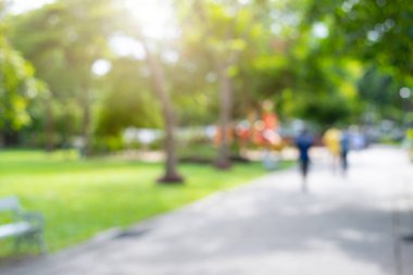 Bulanık insanların taze yeşil Citi Parkı 'nda etkinlik sporu var. 